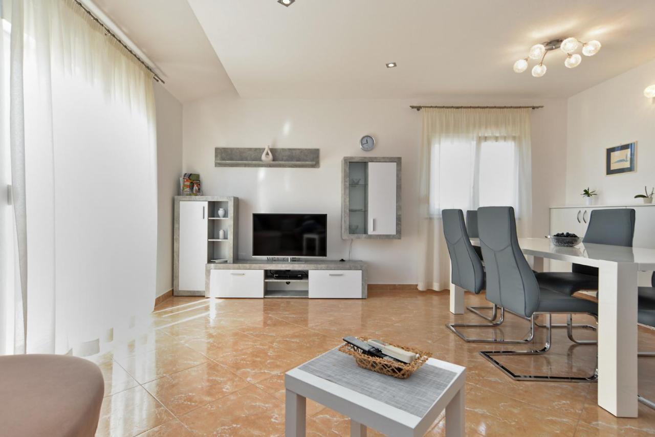 Apartment Patricia 1756 Pula Extérieur photo