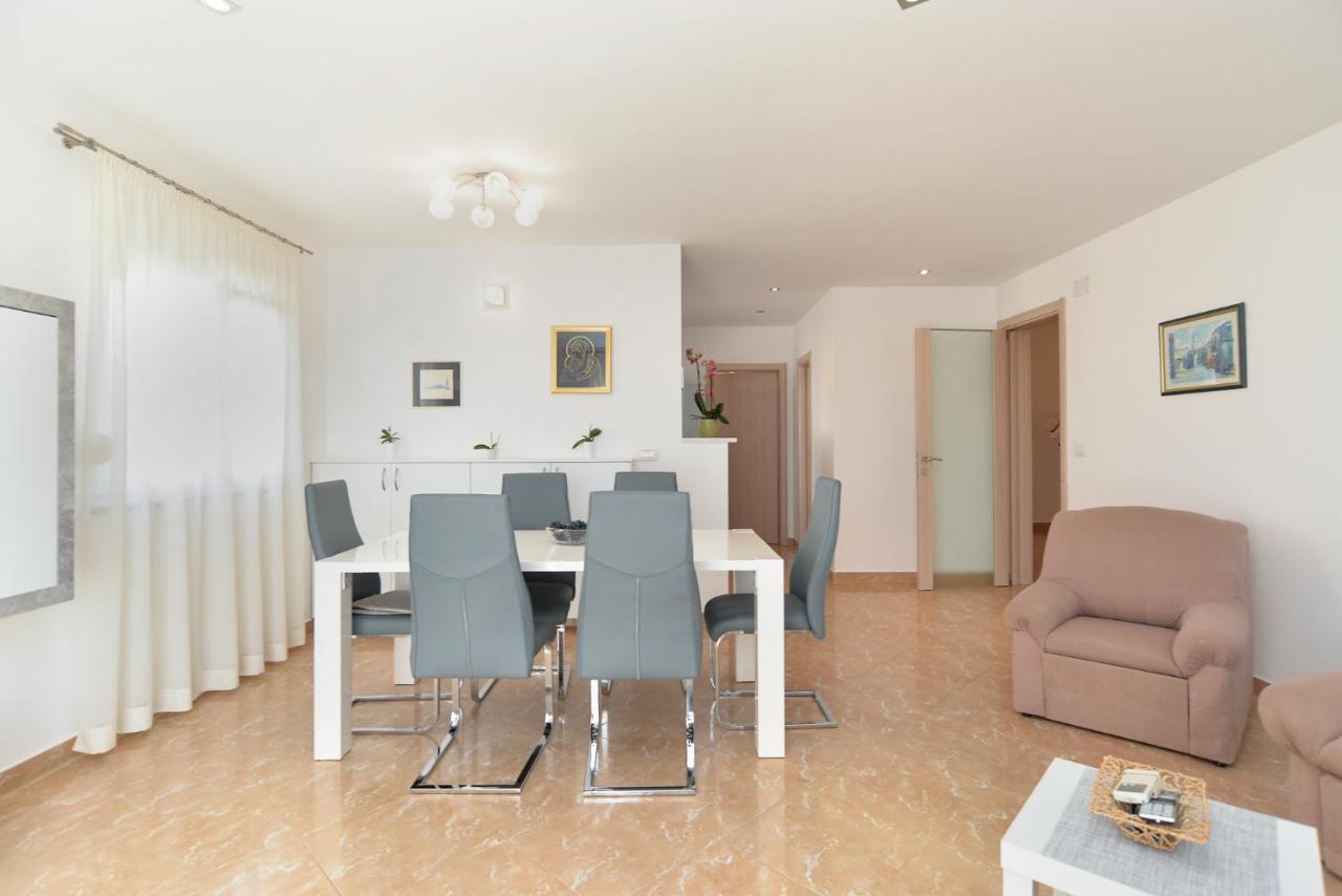 Apartment Patricia 1756 Pula Extérieur photo